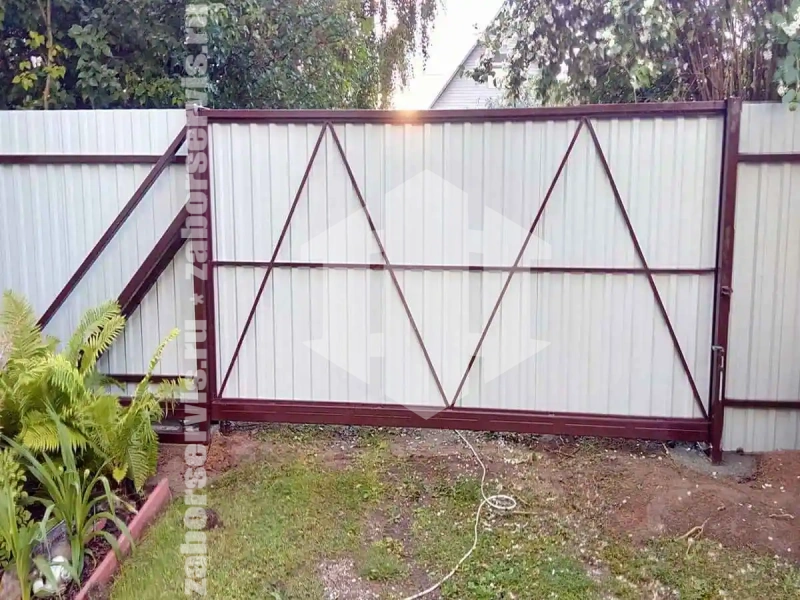 Забор из профнастила 84 метра