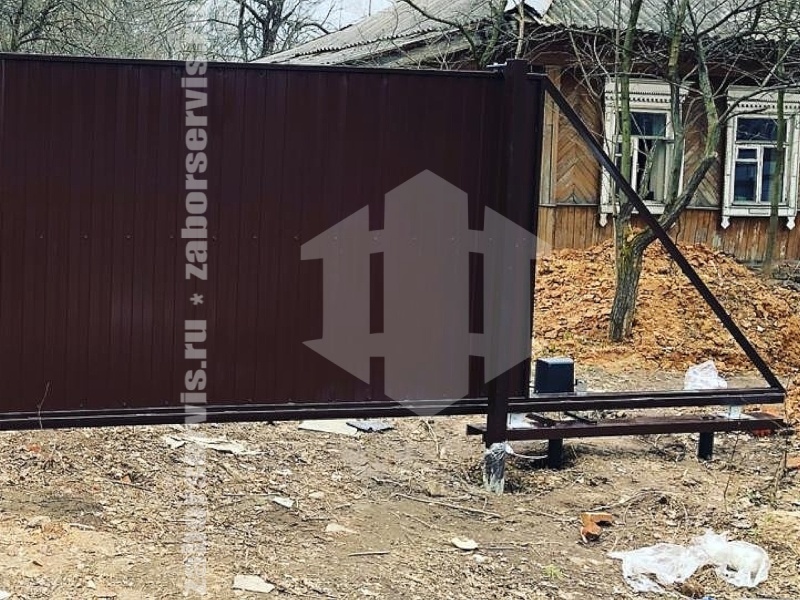 Откатные ворота автоматические из профнастила