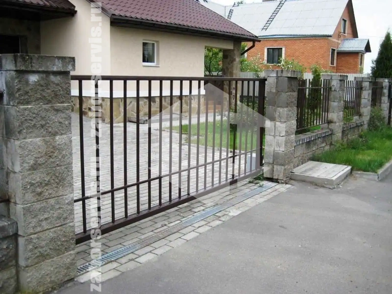 Сварной забор с откатными воротами 80 метров