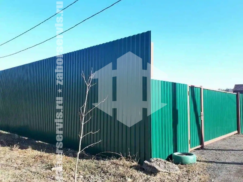 Забор из профнастила 88 метров зеленый