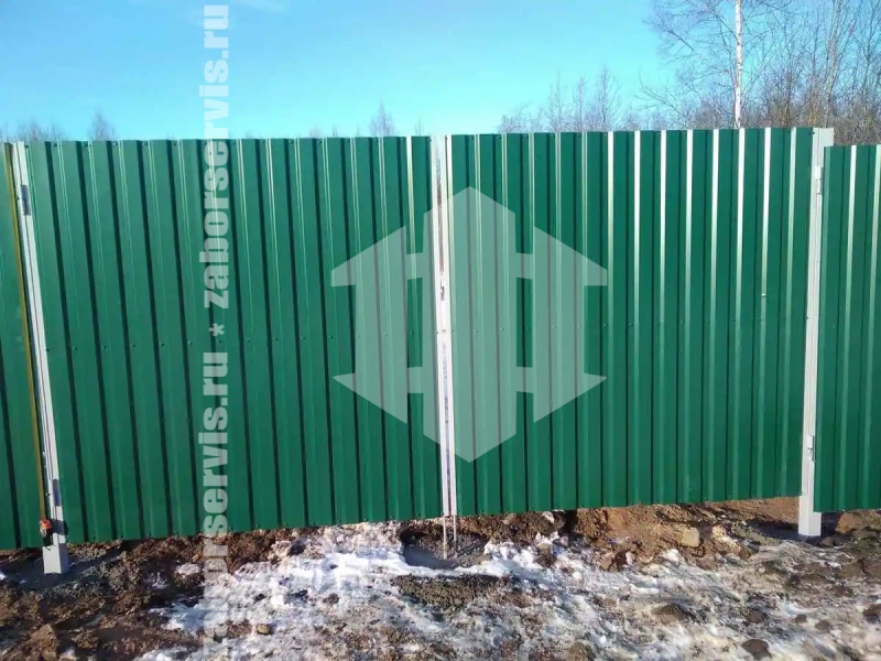 Забор из профнастила зеленый 55 метров