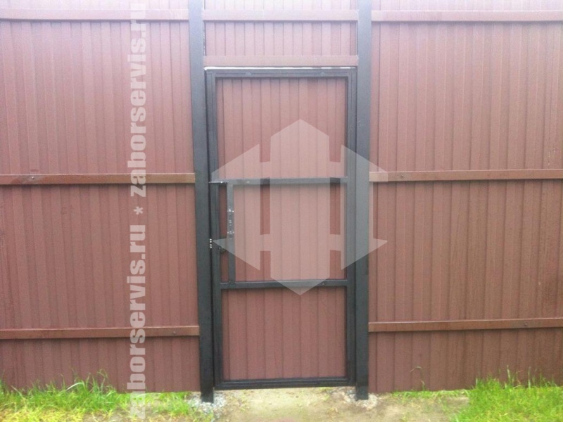 Забор из профнастила с утрамбовкой щебнем 83 метра